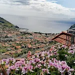 Moradia Cor de Rosa