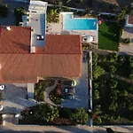 Vila Milreu Guest House
