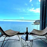 Ocean Cliff Apartment