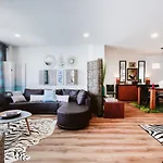 The Waves Studios