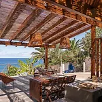 Casa Da Rocha De Baixo By An Island Apart