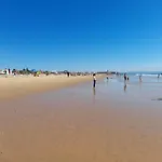 Carcavelos Surf Beach House