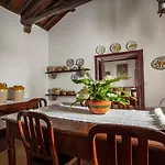 Casa Senhora Das Necessidades