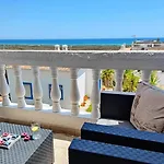The Swallow\'S Rest Beach House - Meia Praia