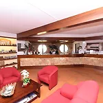 Praia Da Lota Resort - Beachfront Hotel