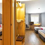 Holiday Inn Express Lisbon-Oeiras, An Ihg Hotel