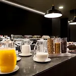 Neat Hotel Avenida