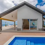 Villa Sea Colors By An Island Apart