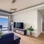 The Best Sea View Apartment By Lovelystay