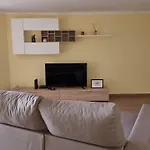 Lombada House