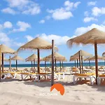 #103 Foxy V By Home Holidays