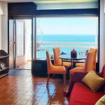 Sesimbra Sun&Sea - Beachfront Apartment!