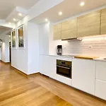Home Out Luxury Marina Apartment - 2 Bedrooms Sea View