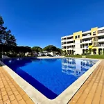 Vilamoura - Spacious With Swimming Pool & View