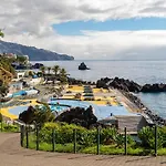 Costa do Sol apartment by HR Madeira