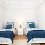 Elegant And Bright Apartment In Estoril