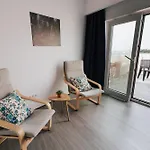 Penthouse Seaside Apartment B - Faraway