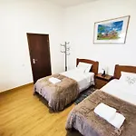 Gateone Al Airport View House