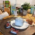 Azores Holidays House -B&B - Suites - Self Check-In Keyboard
