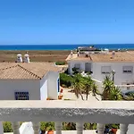 The Swallow\'S Rest Beach House - Meia Praia
