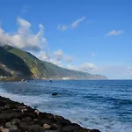 Bluehouse Paradise Right By The Sea