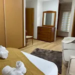 Moniz Apartment