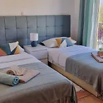 Jasmine Apartment Next To Meia Praia Beach