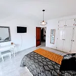 Oceanic Opulence Delux Apartment