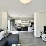 Quarteira Ocean Breeze 1 With Pool By Homing