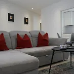 Panoramic E Apartment - Rooftop Pool & Sea View