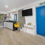 Chale Henrique - Beachfront Apartments At Calheta Beach