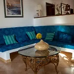 Urban Beach - Casa Amarela