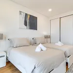Laura Apartment Uptown 117 By Hr Madeira