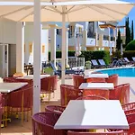 Nau Salema Beach Village