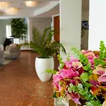 Miramar Hotel Spa & Apartments