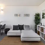 Whome Study & Surf Carcavelos 1-Bed By Beach & Nova Sbe