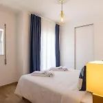 Luxuosa Villa Com Piscina, Garagem E Vista Mar