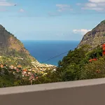 A Casa Da Mae