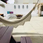 Aloha Beach House H