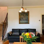 Entire House - Romantic Vintage Cottage