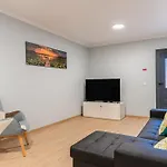 Goncalves House - Ac And Private Parking