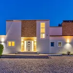 Villa Goldeneye - Luxury 6 Bedroom Villa