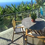 Isa\'S Pier View House