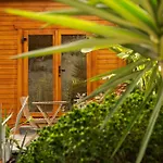 Madeira Surf Lodge
