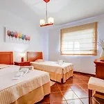 Altura Prime - 5 Suites, Private Pool And Parking, Walk To Beach