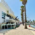 H&H - Rare Modern & Elegant Apartment With Wonderful Sea Views, A Few Meters From Porto De Mos Beach