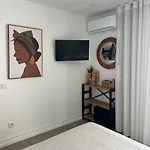 Malpique Heated Pool & Jacuzzi Guest House