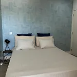 Malpique Heated Pool & Jacuzzi Guest House