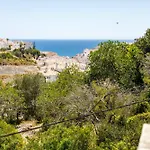 Charming Carvoeiro Beach Villa, Algarve With Private Pool, Sea Views And Walk To Beach