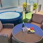 Apartment Alpha - 2 Bedrooms, Private Rooftop Patio With Hot Tub, Bbq And View